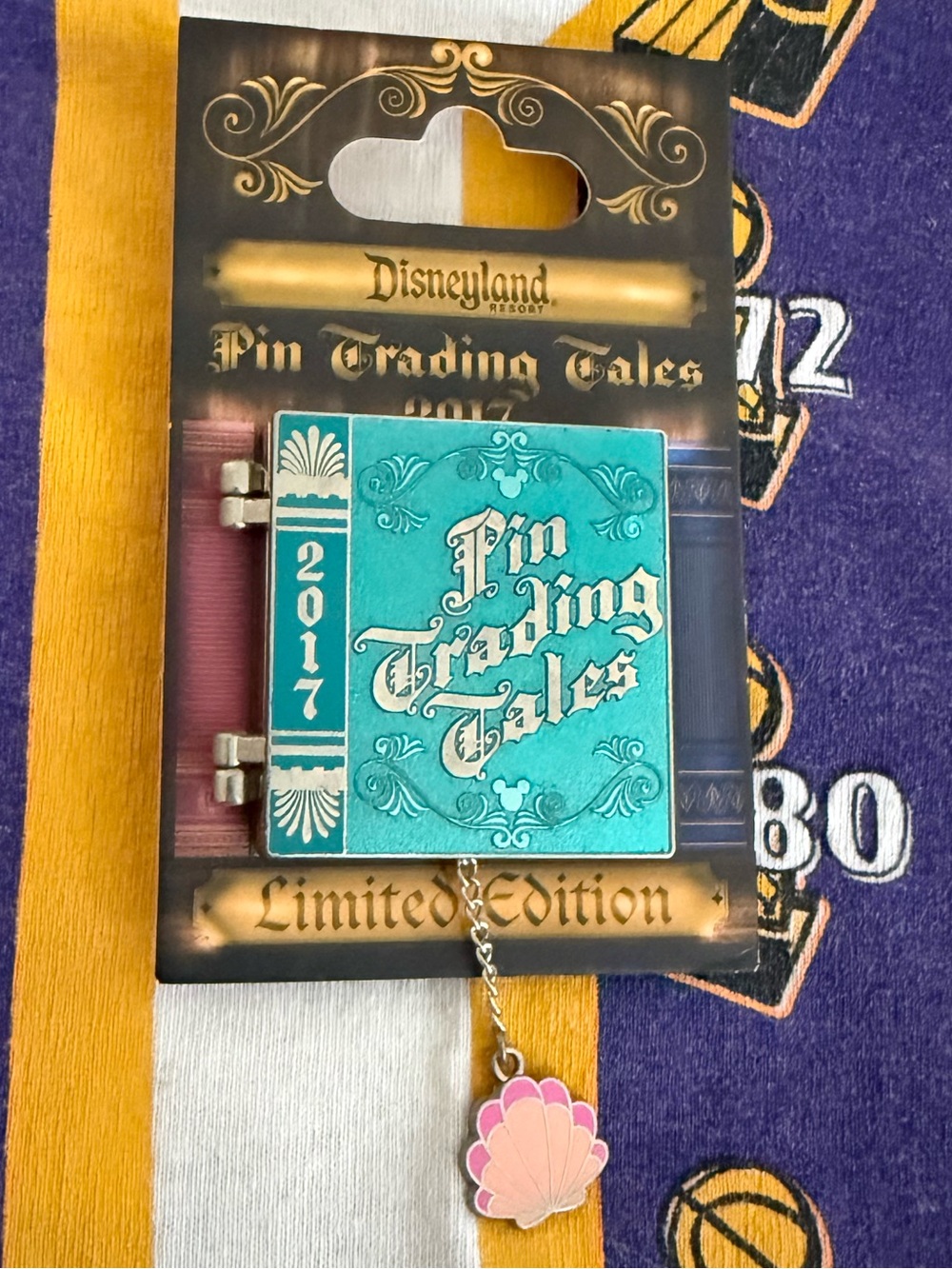 Disney Pin Trading Tales 2017 Ariel Little Mermaid Limited Edition Hinged Book